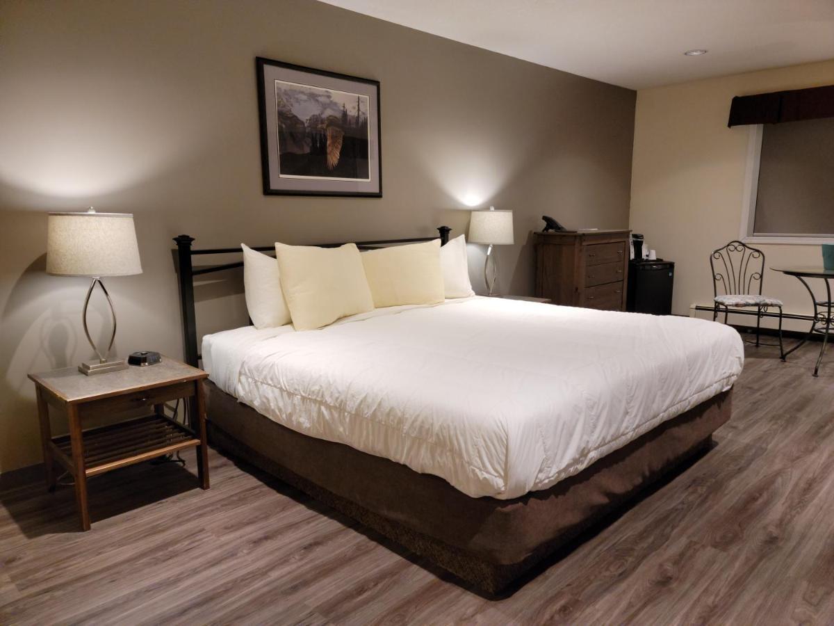 Meadow Lake Woodland Inn المظهر الخارجي الصورة