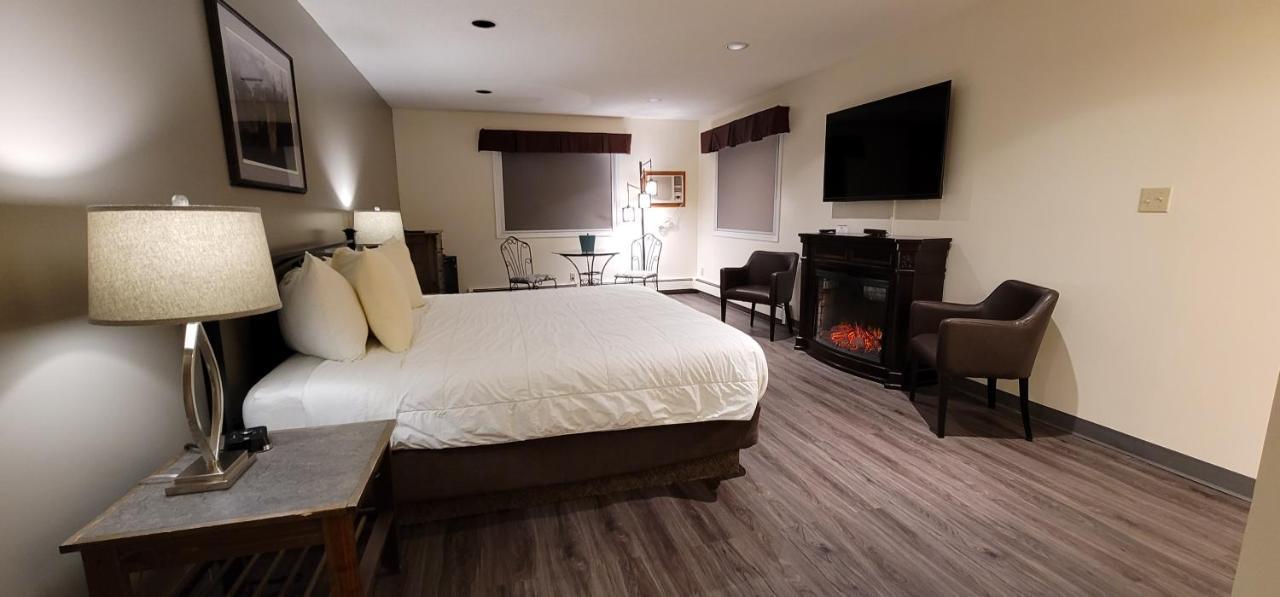 Meadow Lake Woodland Inn المظهر الخارجي الصورة