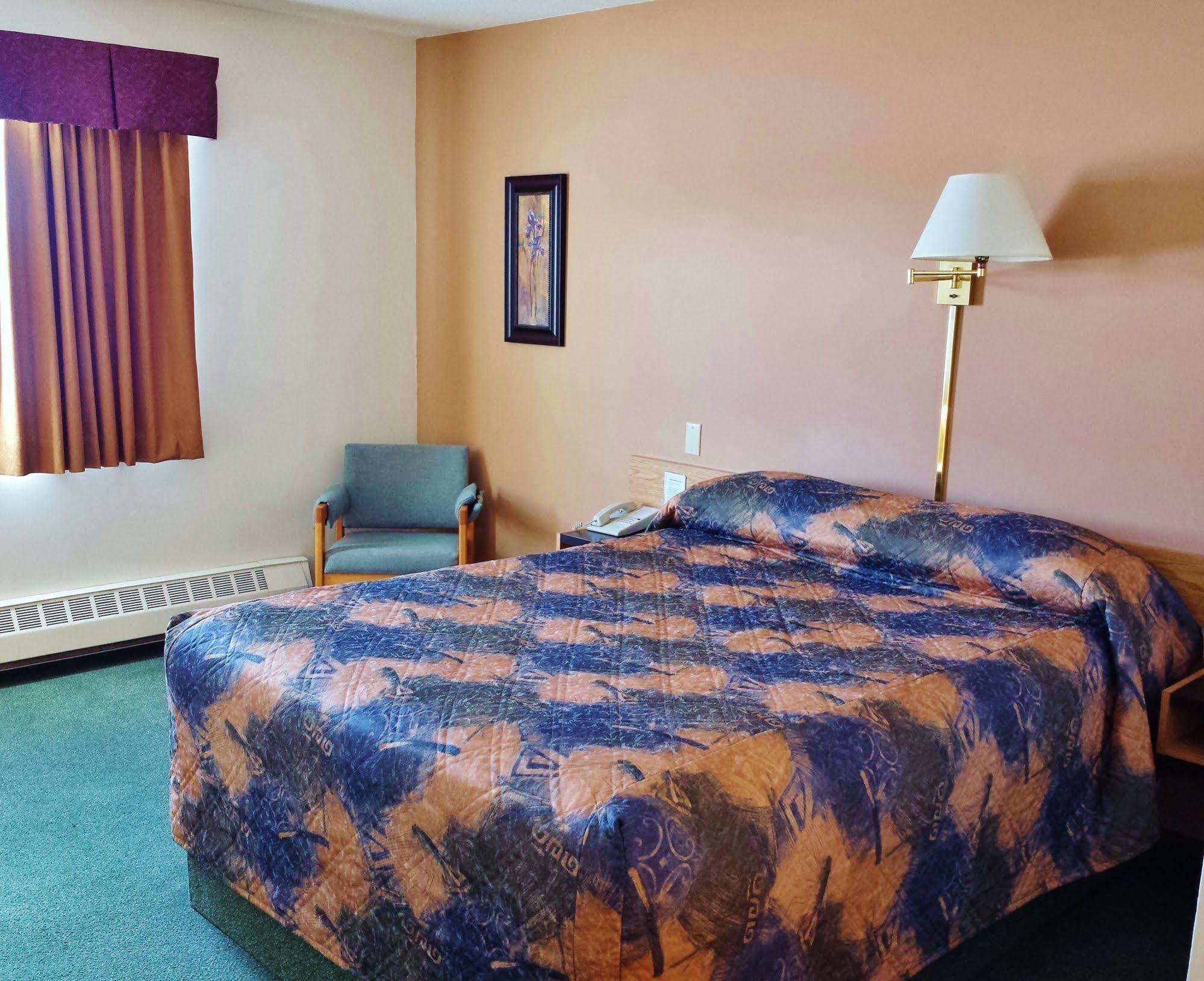 Meadow Lake Woodland Inn المظهر الخارجي الصورة