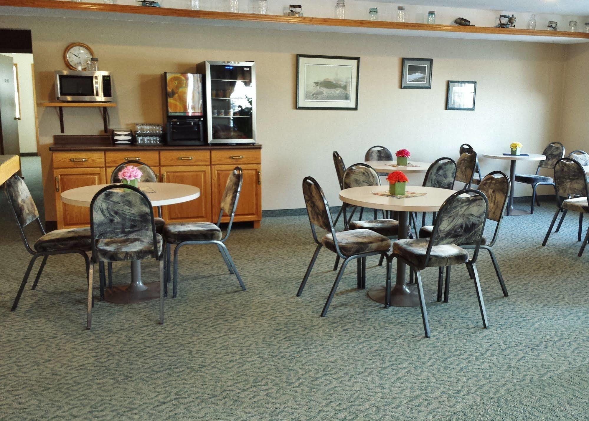 Meadow Lake Woodland Inn المظهر الخارجي الصورة