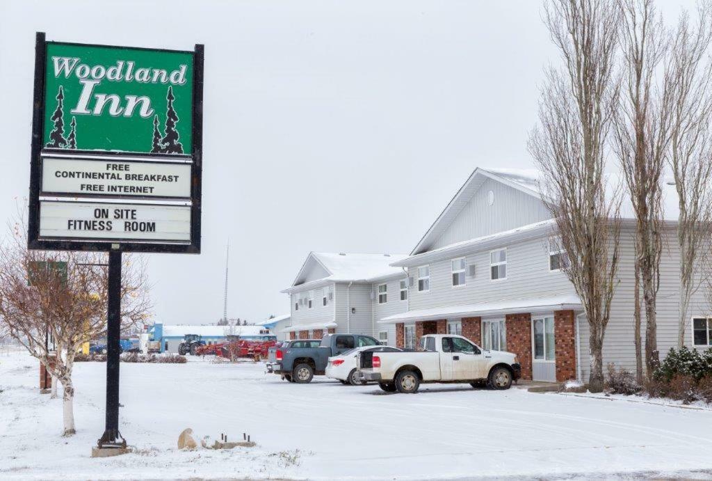 Meadow Lake Woodland Inn المظهر الخارجي الصورة